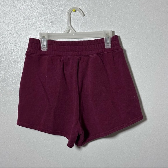 Hollister Women Red Ultra High-Rise Sweat Shorts size XS - Picture 4 of 8
